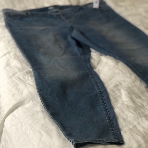 Old Navy Skinny Jeans - Picture 3 of 5